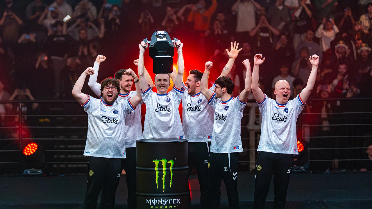 CS2年度盛典 | HLTV 2025 世界第一封面